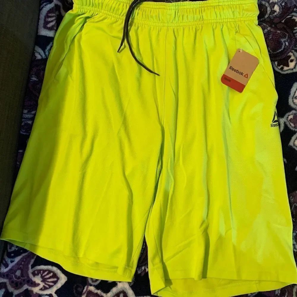 Reebok mens training shorts Size M